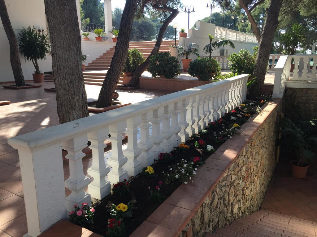 Hotel Eden Park Marina Di Pulsano Exterior foto