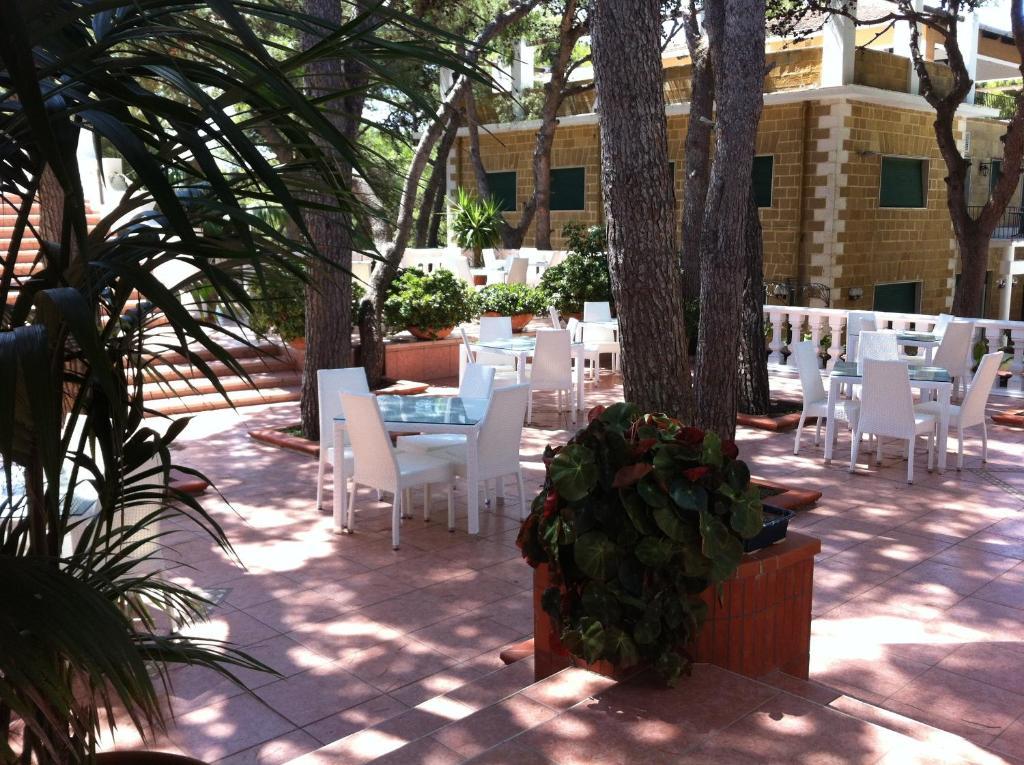 Hotel Eden Park Marina Di Pulsano Exterior foto