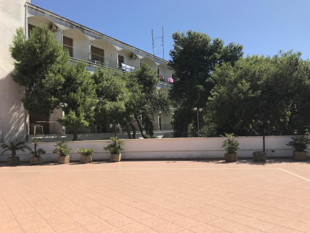 Hotel Eden Park Marina Di Pulsano Exterior foto